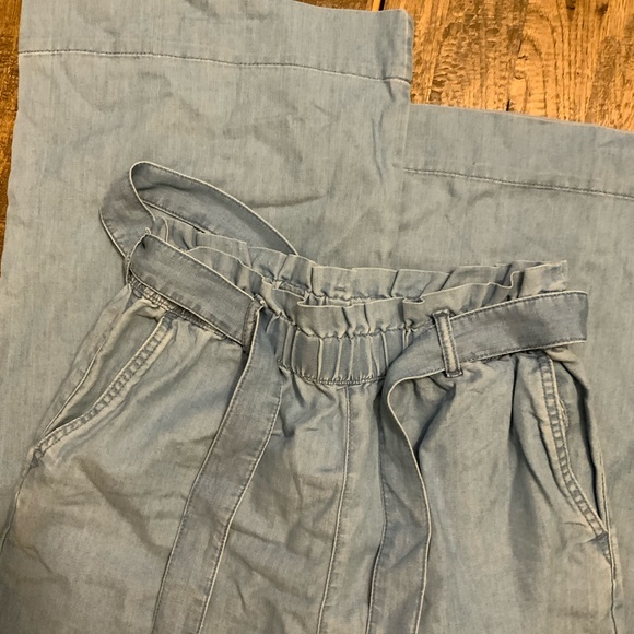 7 Denim girlfriend fit wide leg pants. Size 4 - Picture 3 of 5